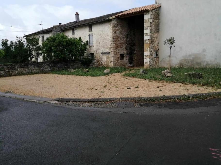 Gite Bin Benaise Draps Et Serviettes Compris Pamproux Esterno foto